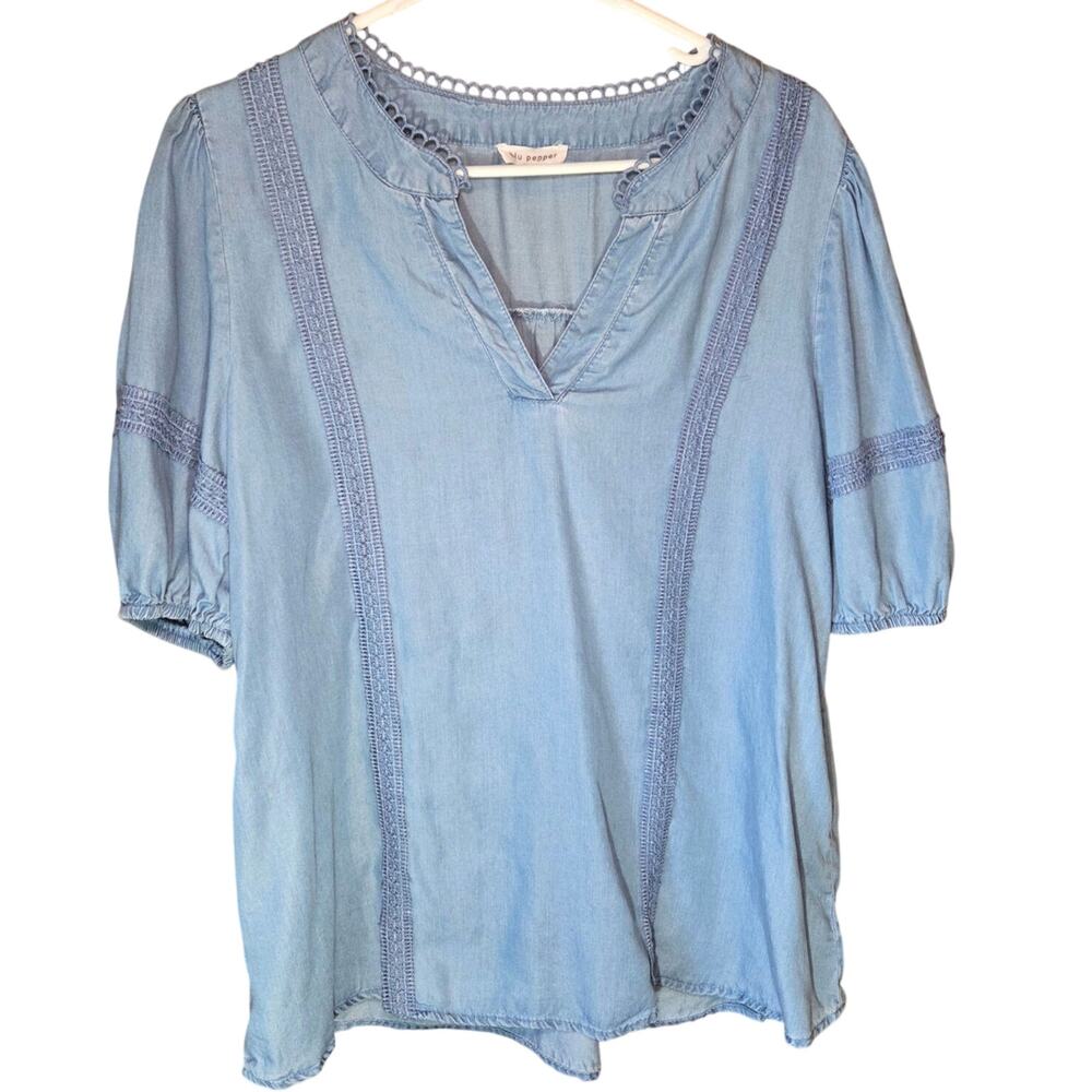 Blu Pepper split neck lace trim chambray peasant blouse size large
